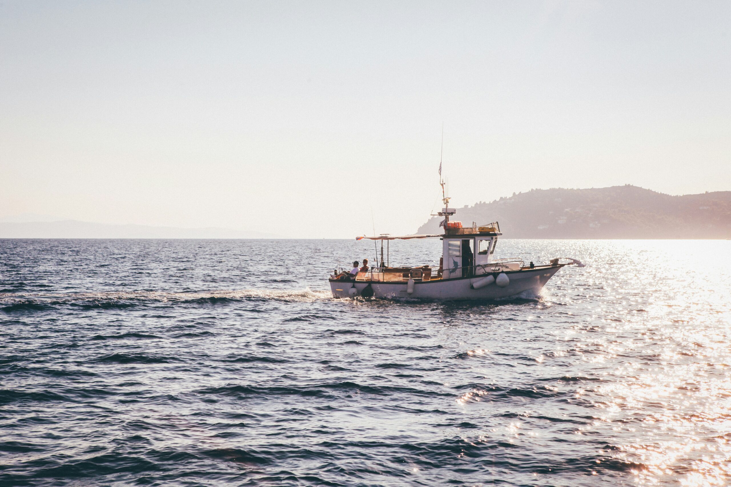 choose the right fishing boat rental