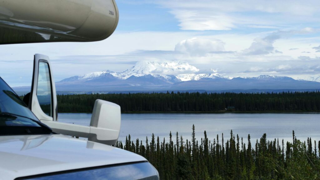 RV campgrounds on a lake2