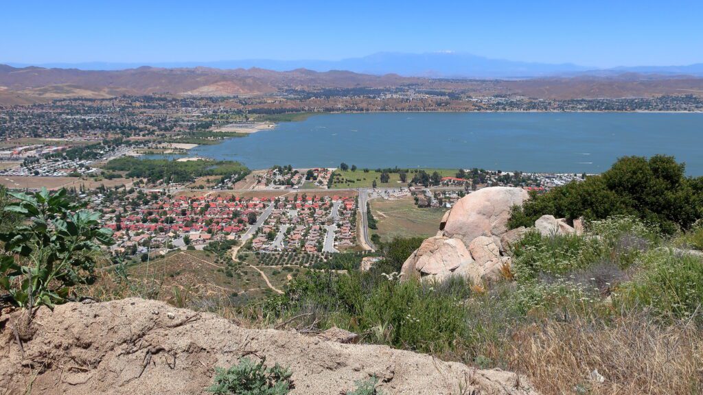 best time to visit Lake Elsinore