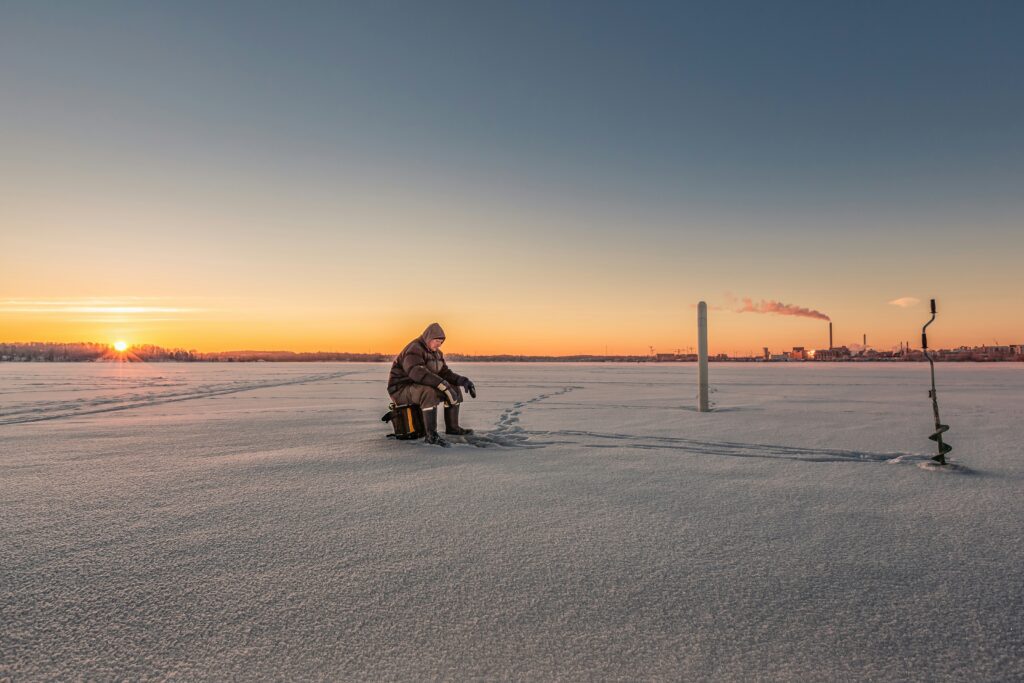 ice fishing for beginners3