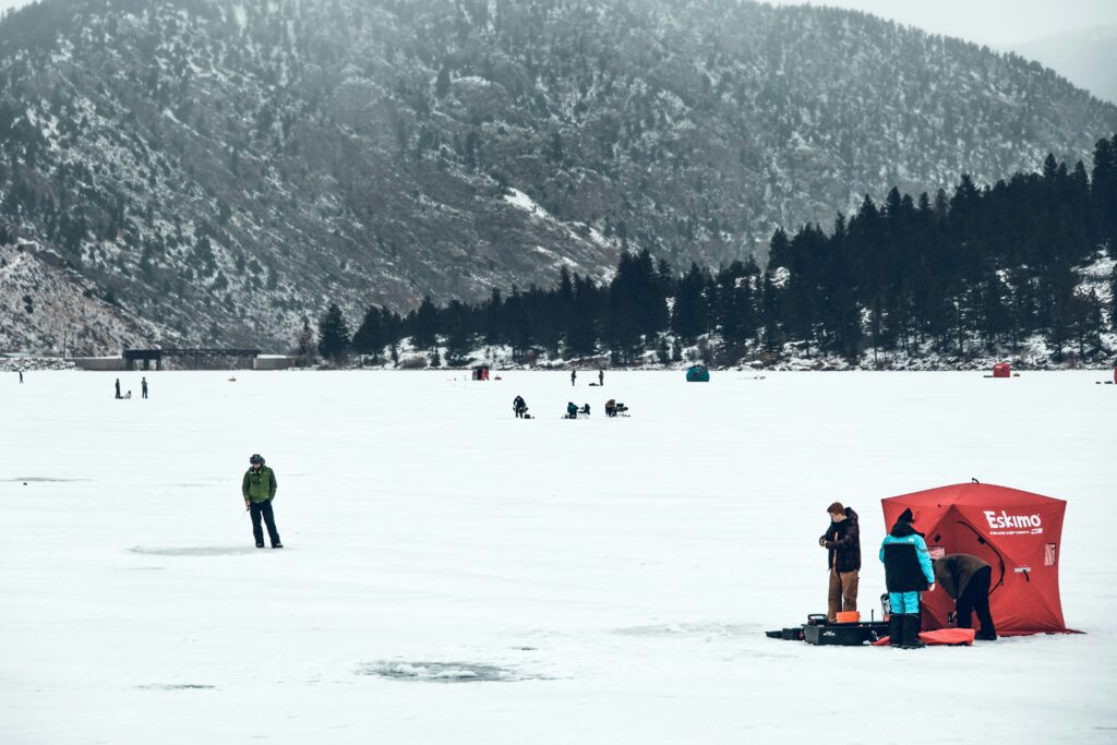 ice fishing gear5