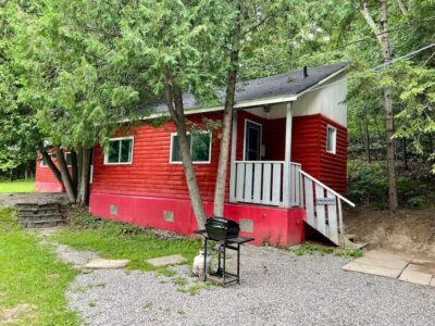 Kingfisher Cabin: Lakefront Hideaway Resort - 3 BR