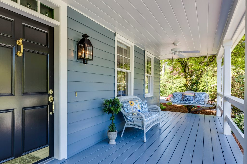 lake house entryway4