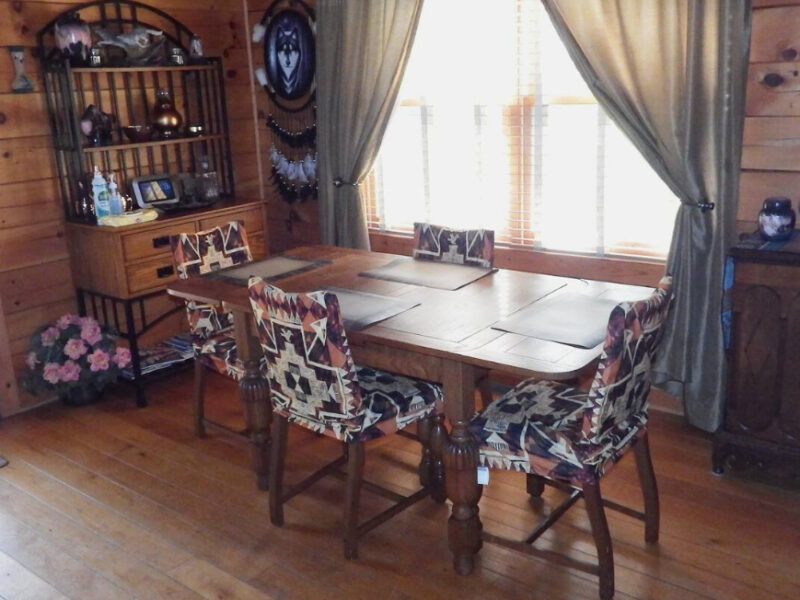 Majestic Lakefront Log Cabin in the NC High Plains