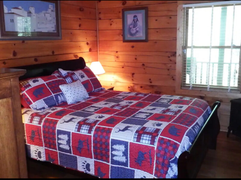 Majestic Lakefront Log Cabin in the NC High Plains