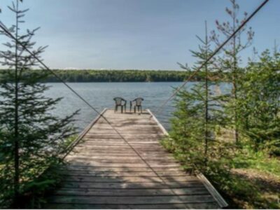 Golden sunset cottage on beautiful Golden Lake