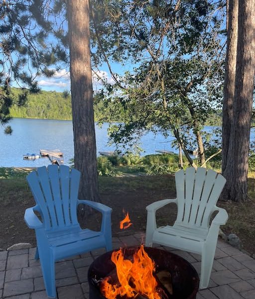 White Pine Cottage Wilberforce- Sandy Beach Entry