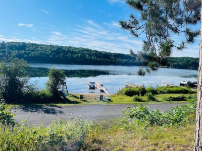 White Pine Cottage Wilberforce- Sandy Beach Entry