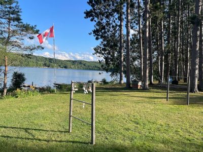 White Pine Cottage Wilberforce- Sandy Beach Entry