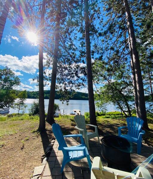 White Pine Cottage Wilberforce- Sandy Beach Entry