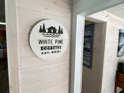 White Pine Cottage Wilberforce- Sandy Beach Entry