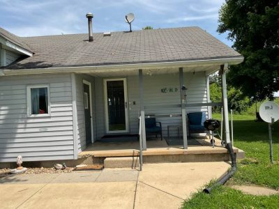 Relaxing 3 bedroom cottage right off Lake Carlyle