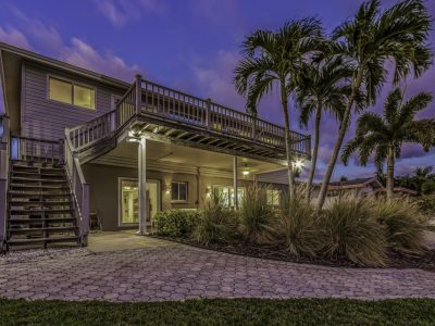 Villa Azule - Waterfront Luxury Home - Walk to Indian Rocks Beach, FL