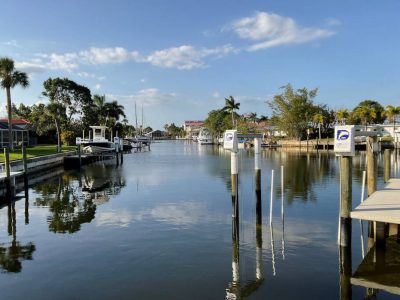 Cosy Home on a Sail Boat Accessible Canal