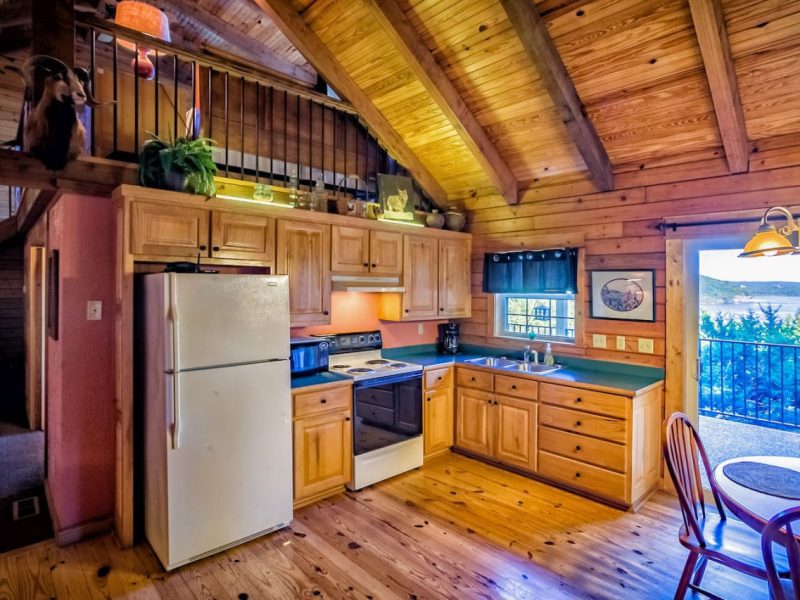 Lake View Rustic Log Cabin