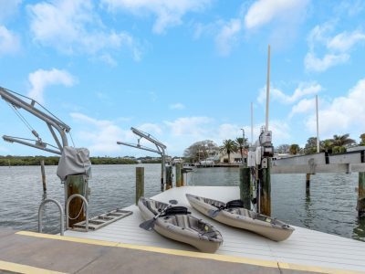 Villa Azule - Waterfront Luxury Home - Walk to Indian Rocks Beach, FL