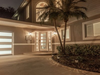 Villa Azule - Waterfront Luxury Home - Walk to Indian Rocks Beach, FL