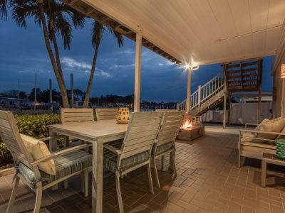 Villa Azule - Waterfront Luxury Home - Walk to Indian Rocks Beach, FL