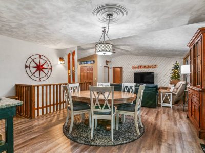 Lakeside Getaway includes Hot Tub (pet friendly)