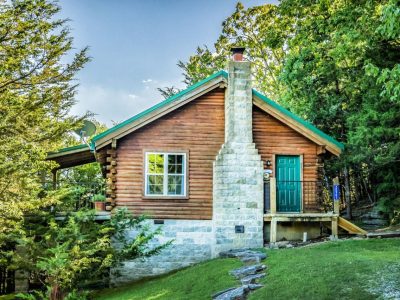 Lake View Honeymoon Cabin