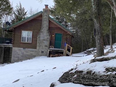 Lake View Honeymoon Cabin