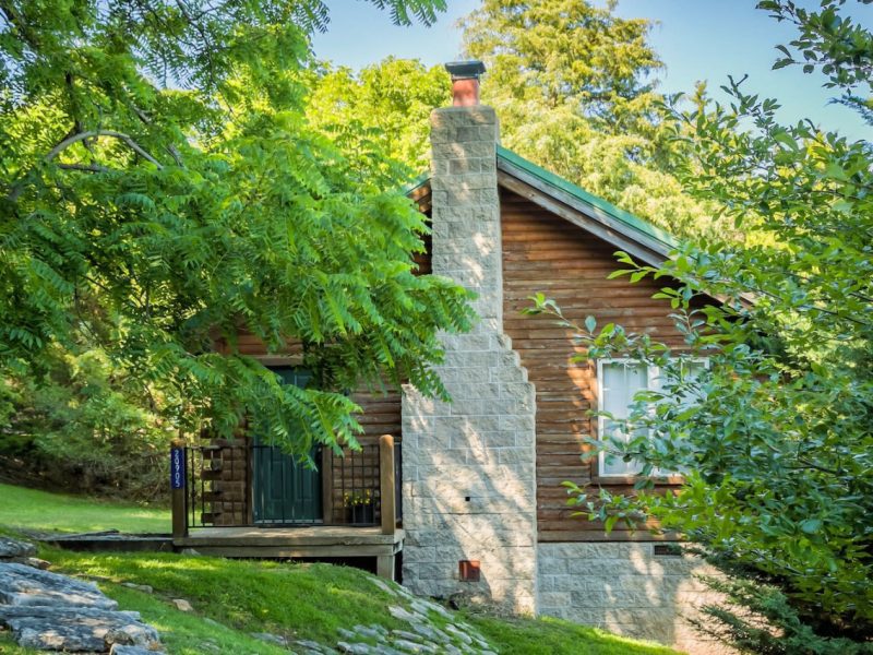 Lake View Country Blue Log Cabin